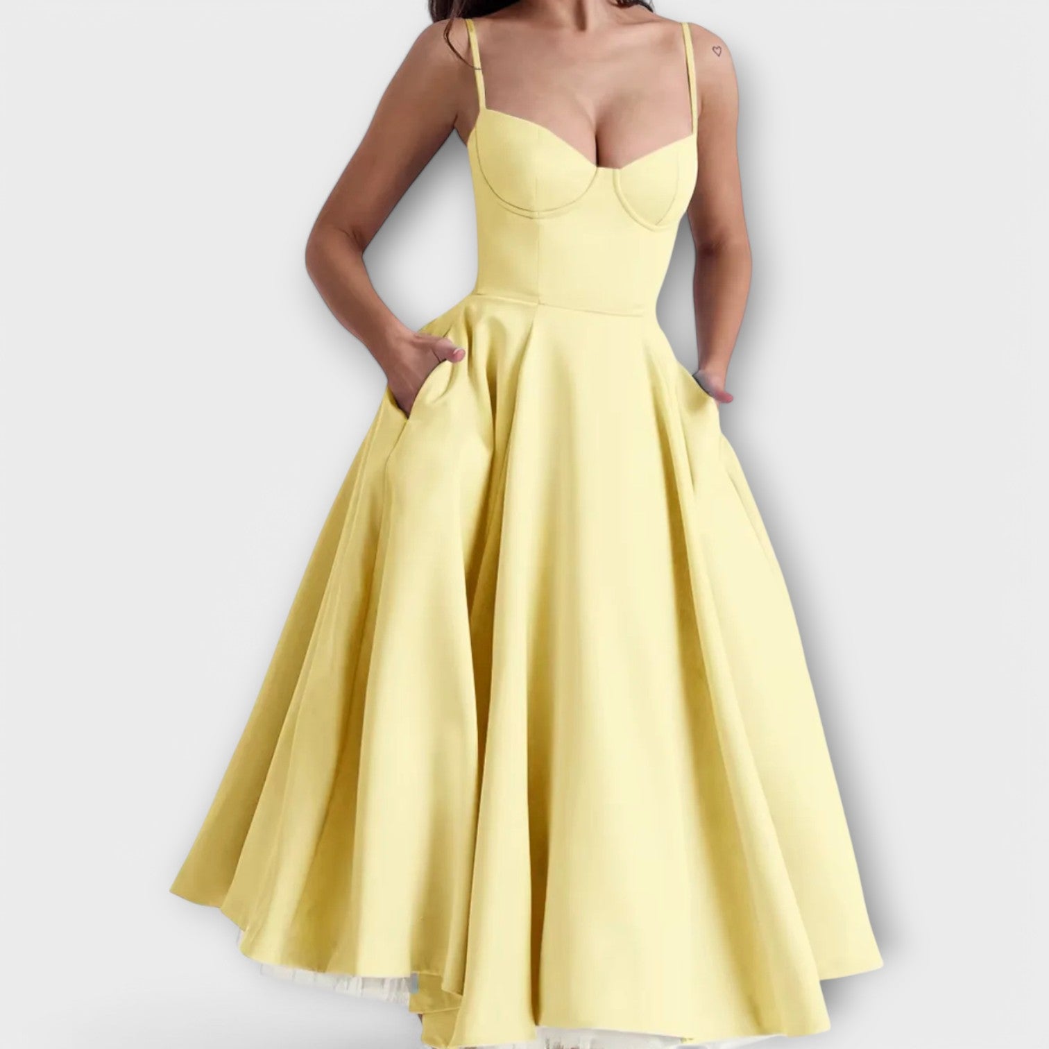 Mélie – Lekka letnia sukienka z detalem gorsetowym