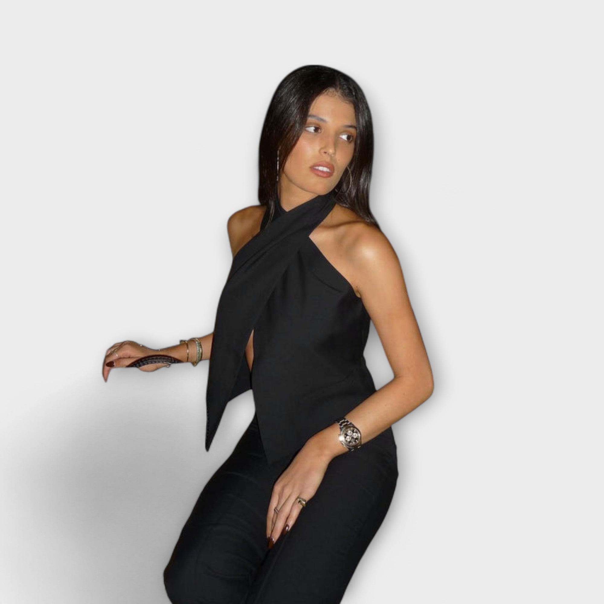 Czerwiec - Top na ramiączkach z krzyżowym dekoltem