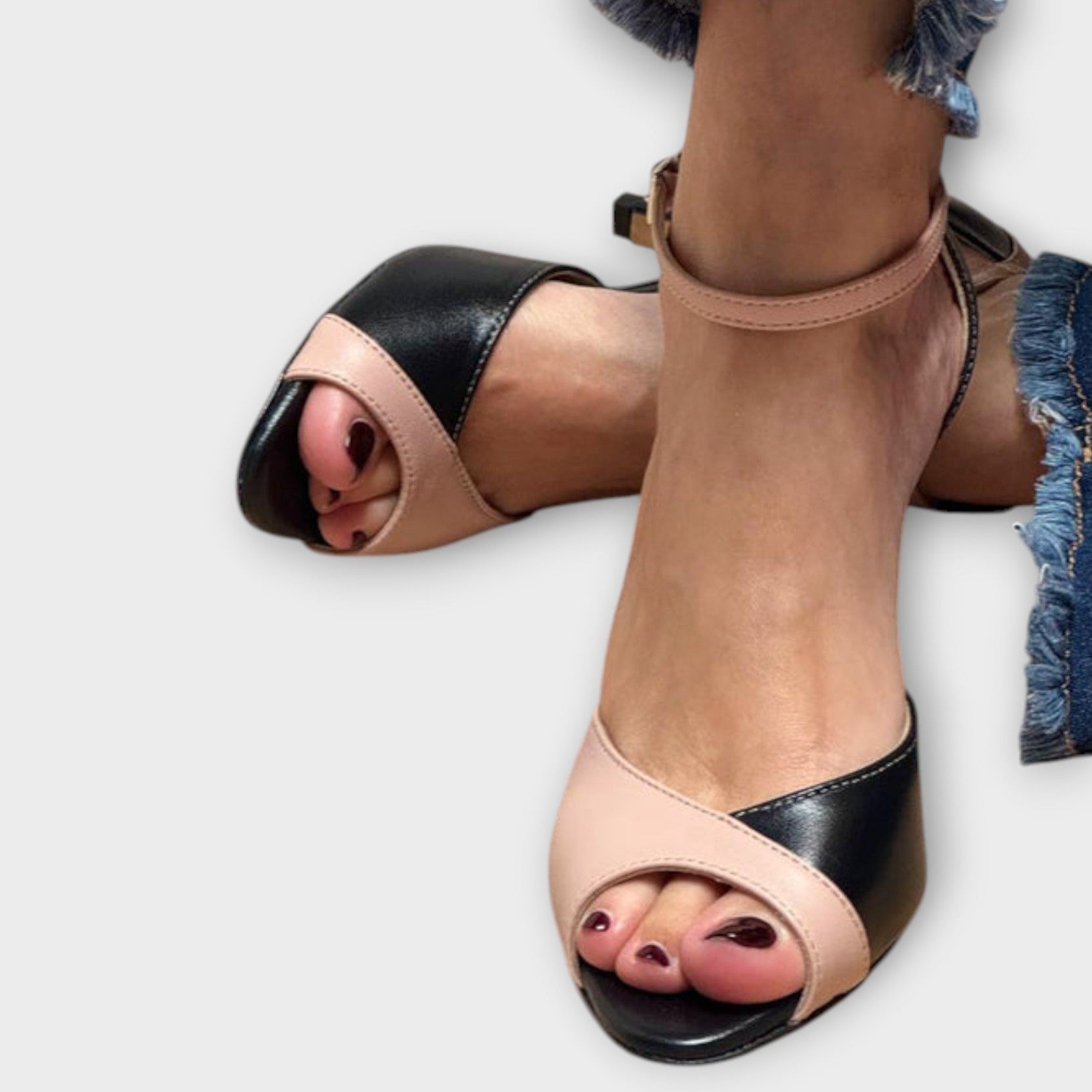 Noirella – Elegancja w dwóch odcieniach w różu