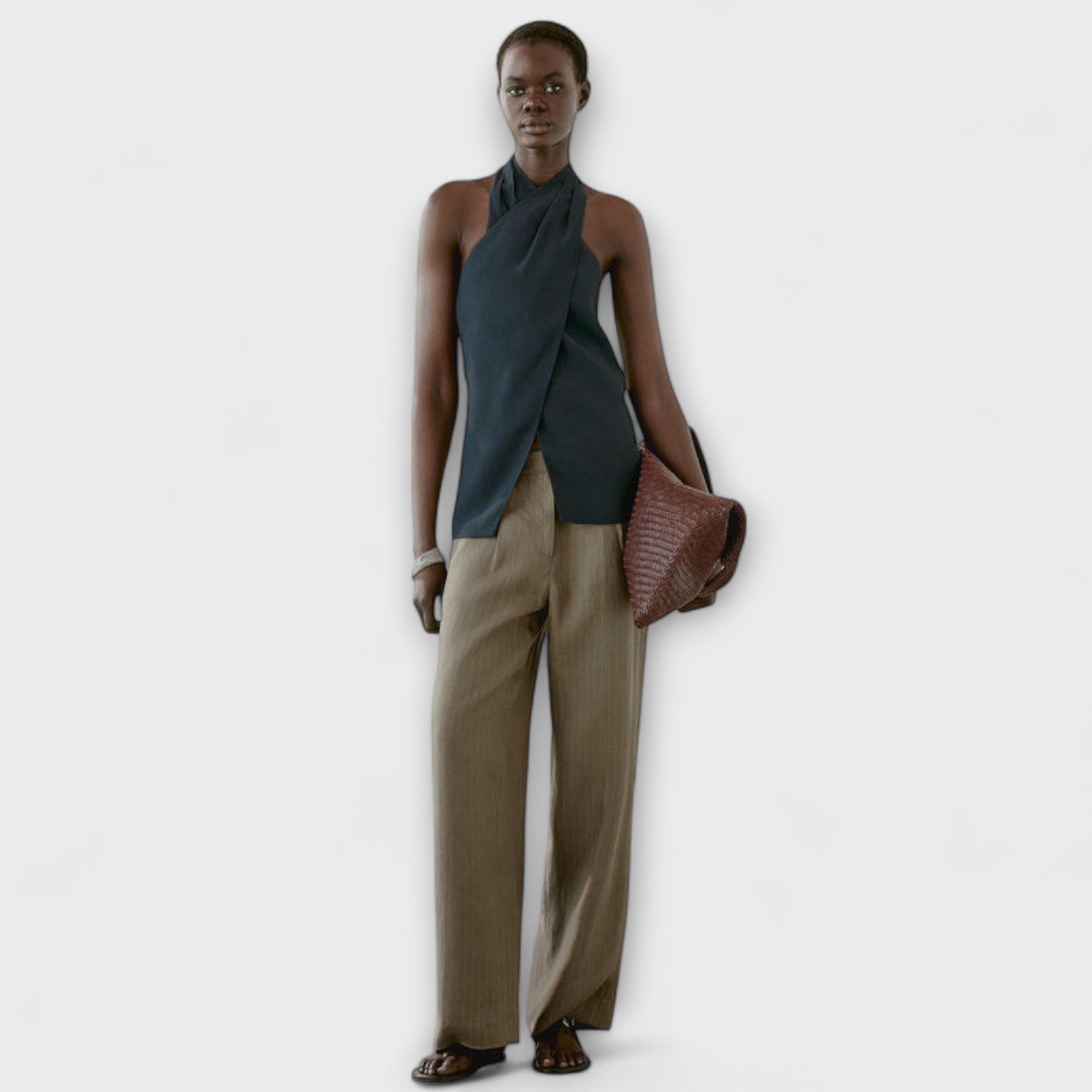 Hannah - Niebieski Top na Halter z Wycięciem na Plecach