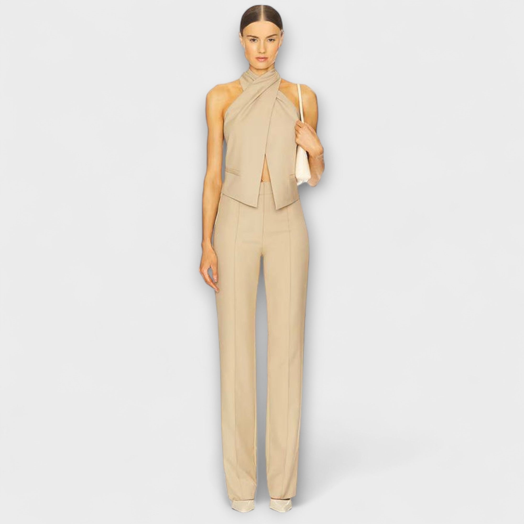 Czerwiec - Top na ramiączkach z krzyżowym dekoltem